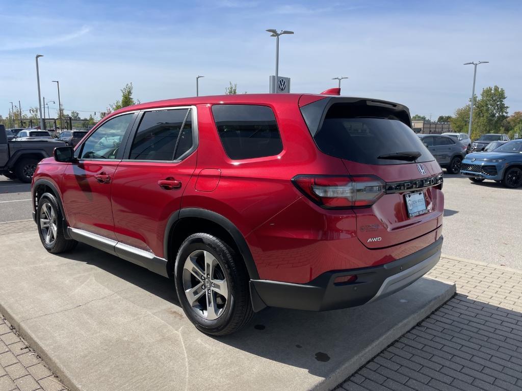 used 2025 Honda Pilot car, priced at $40,972