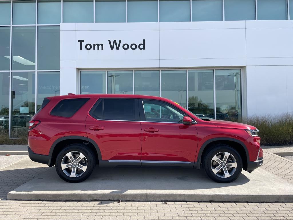 used 2025 Honda Pilot car, priced at $40,972