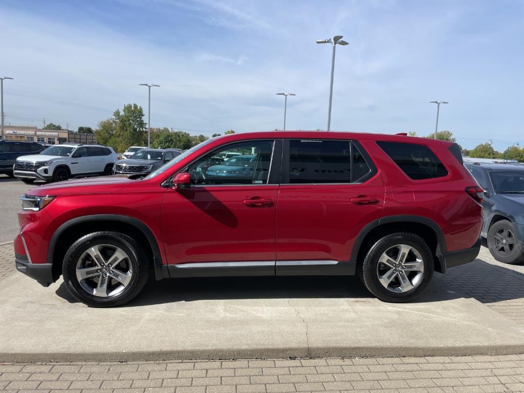 used 2025 Honda Pilot car, priced at $40,972