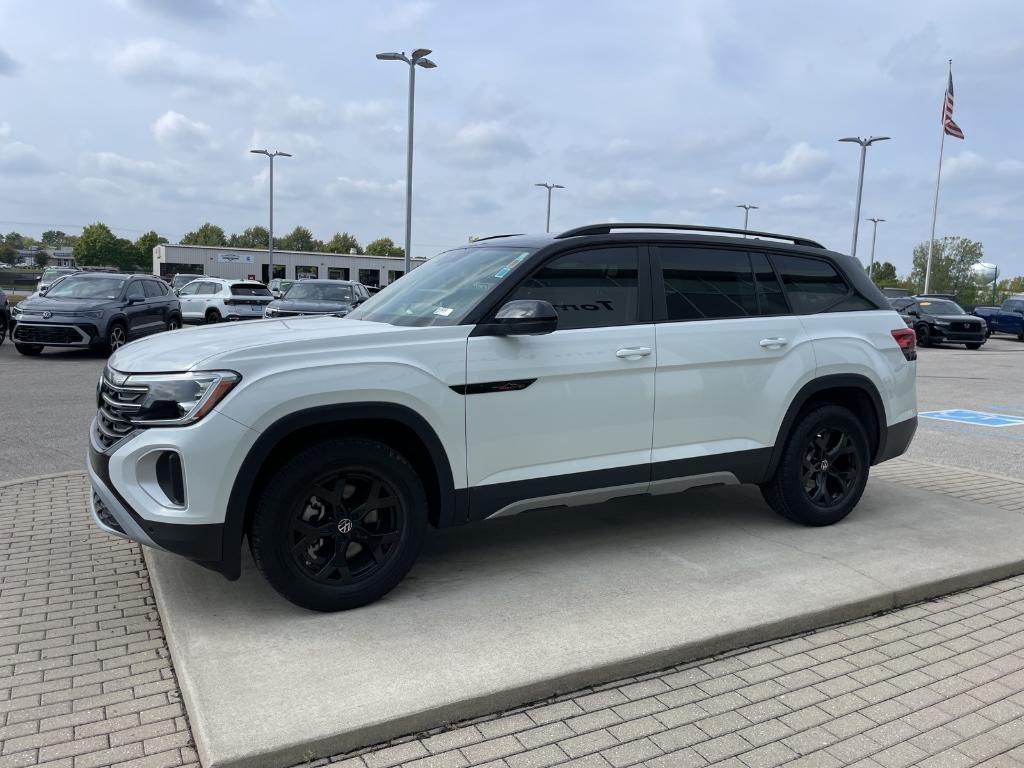 new 2025 Volkswagen Atlas car, priced at $45,360
