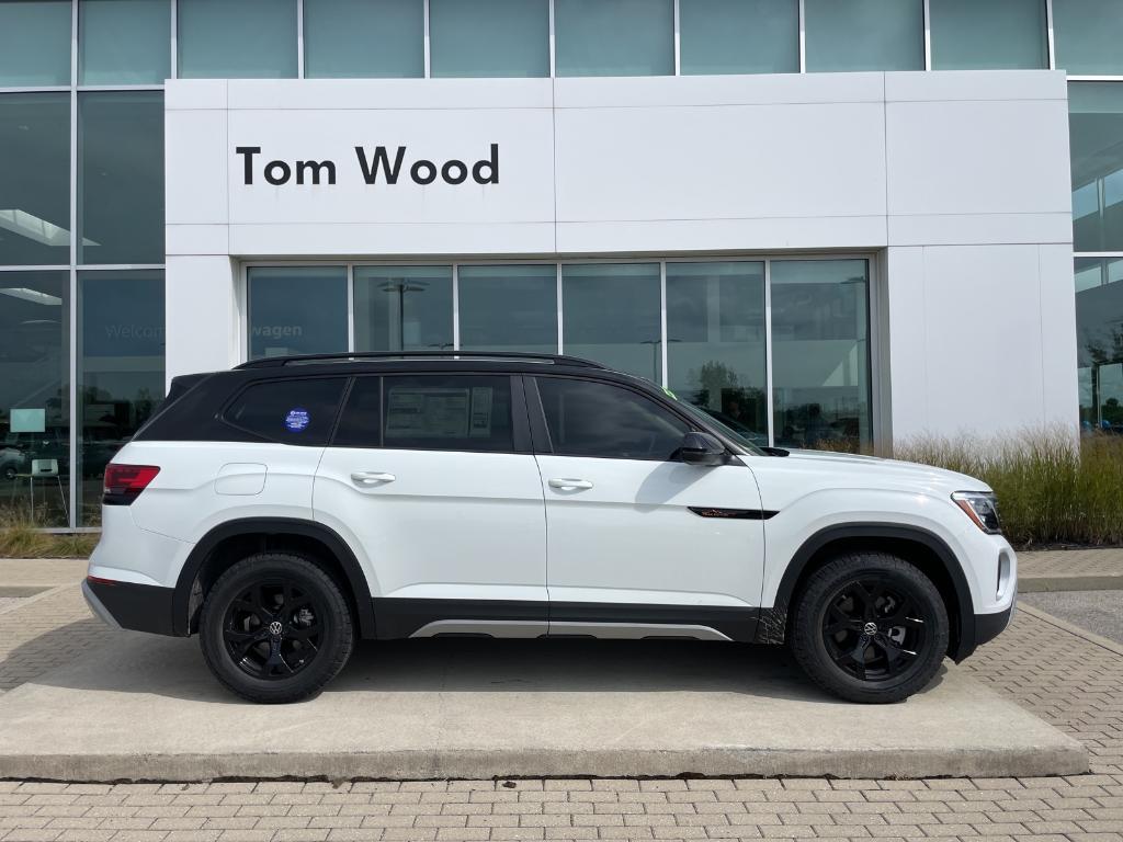 new 2025 Volkswagen Atlas car, priced at $45,360