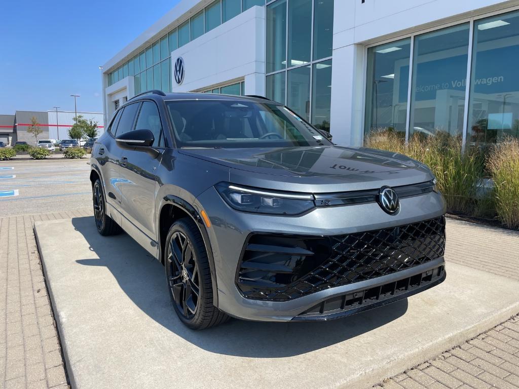 new 2025 Volkswagen Tiguan car, priced at $37,383