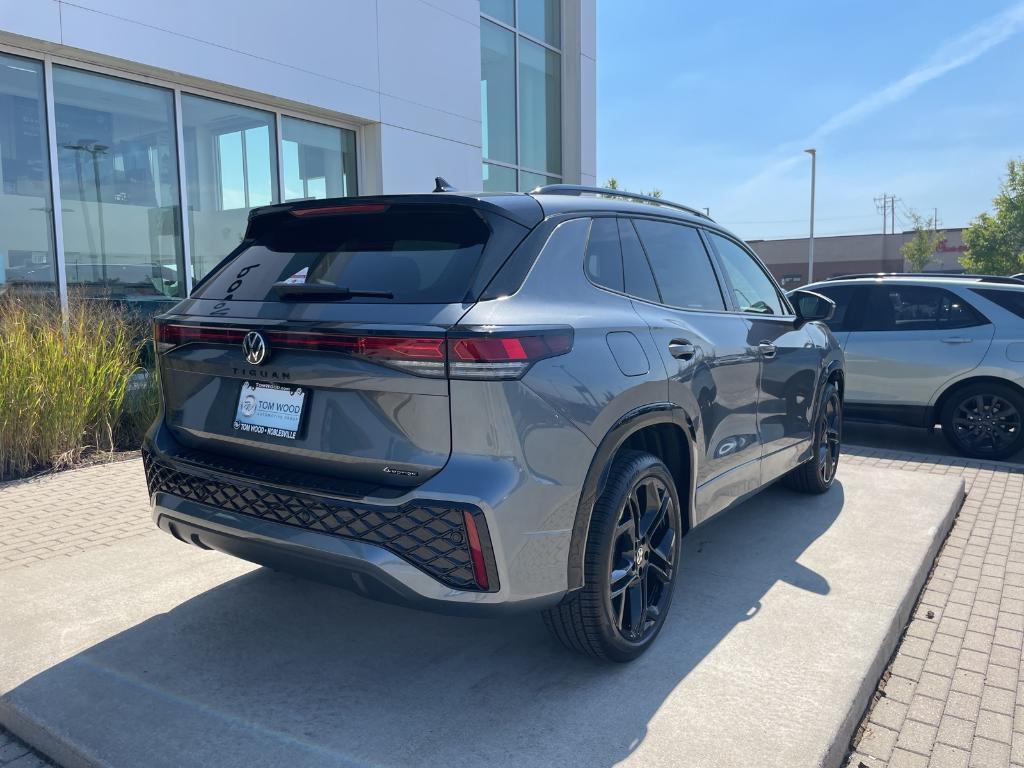 new 2025 Volkswagen Tiguan car, priced at $37,383