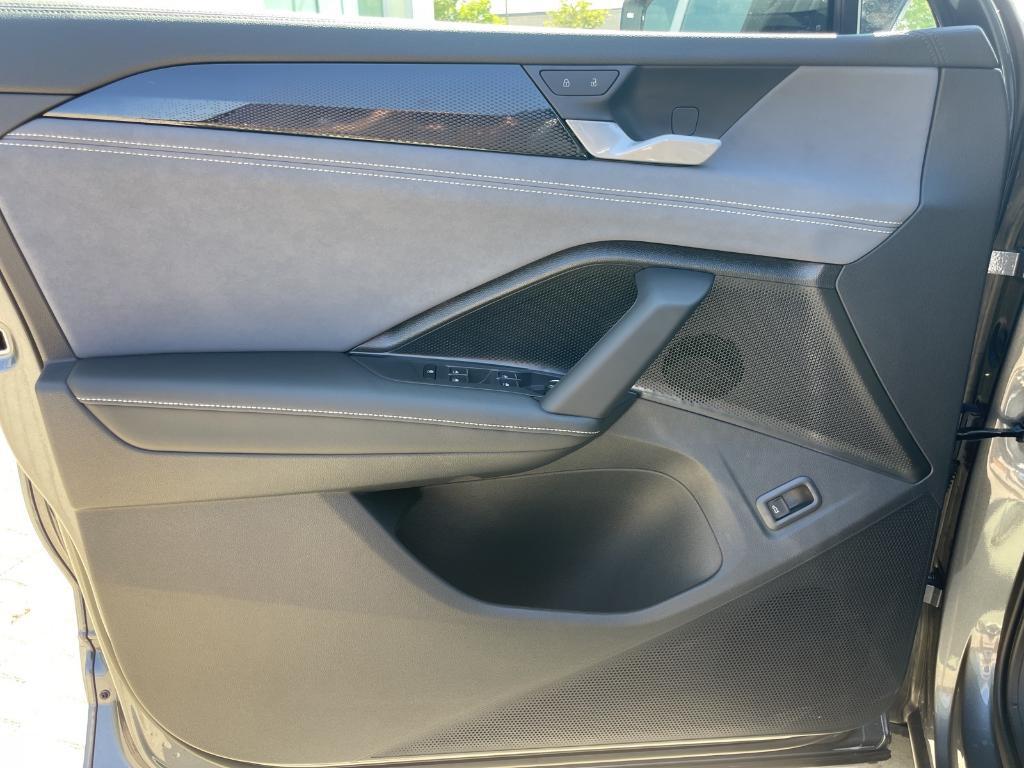 new 2025 Volkswagen Tiguan car, priced at $37,383