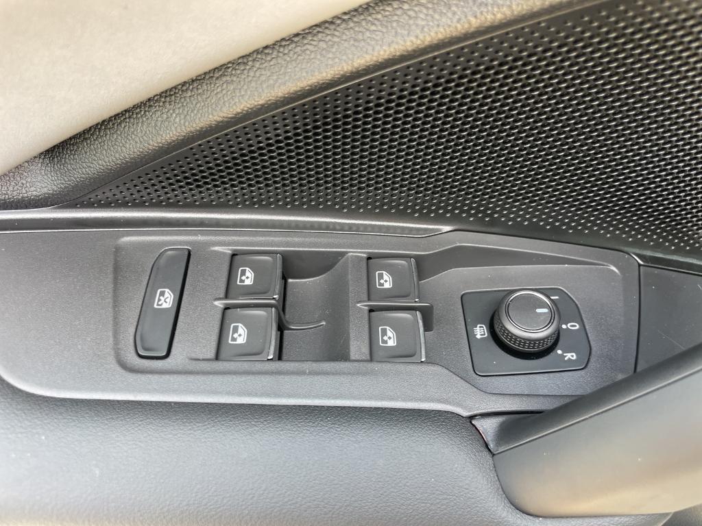 new 2025 Volkswagen Tiguan car, priced at $33,929