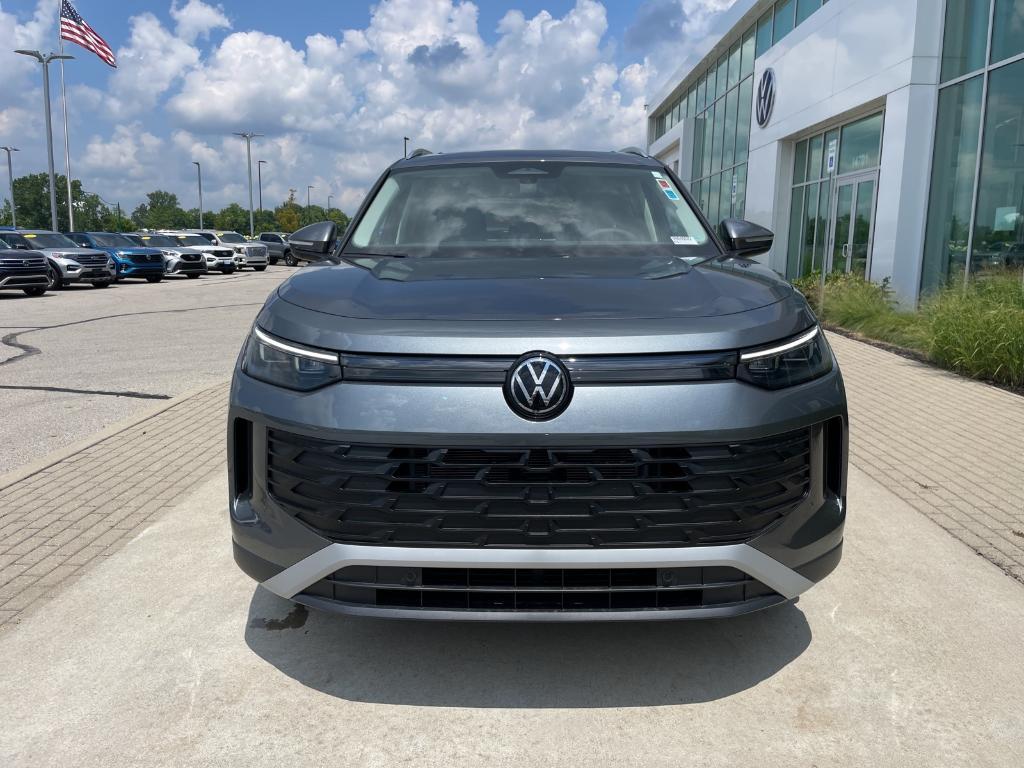 new 2025 Volkswagen Tiguan car, priced at $33,929