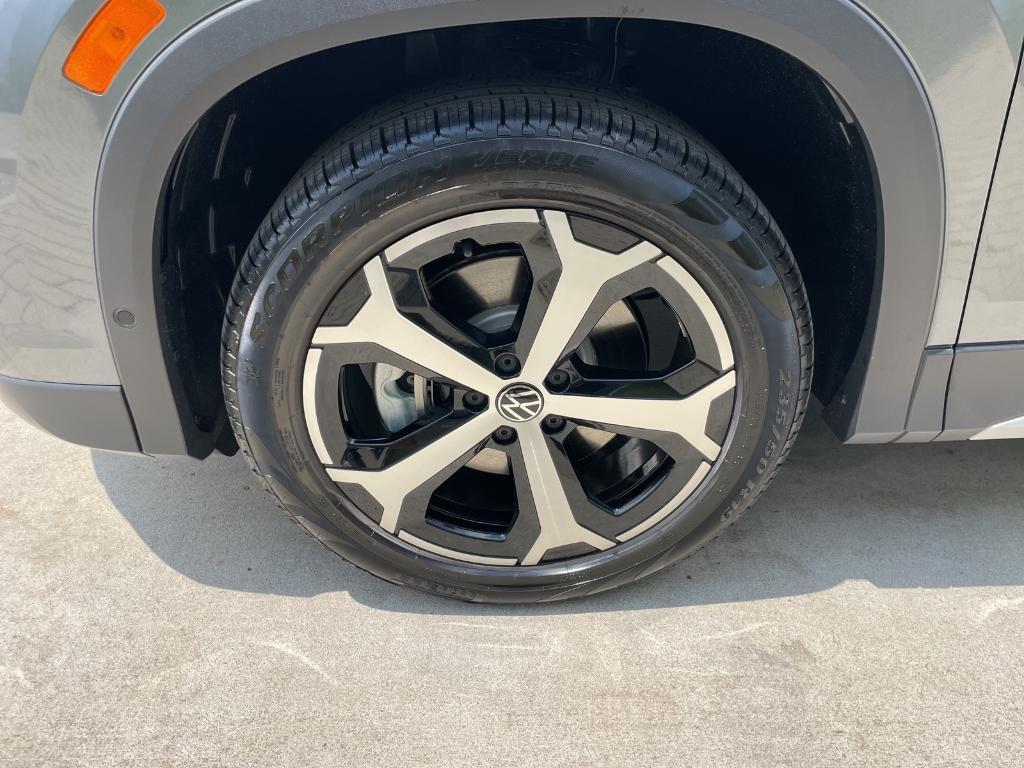 new 2025 Volkswagen Tiguan car, priced at $33,929