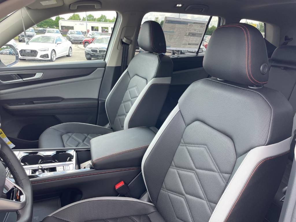 new 2025 Volkswagen Atlas car, priced at $43,834