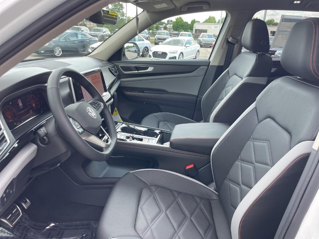 new 2025 Volkswagen Atlas car, priced at $43,834