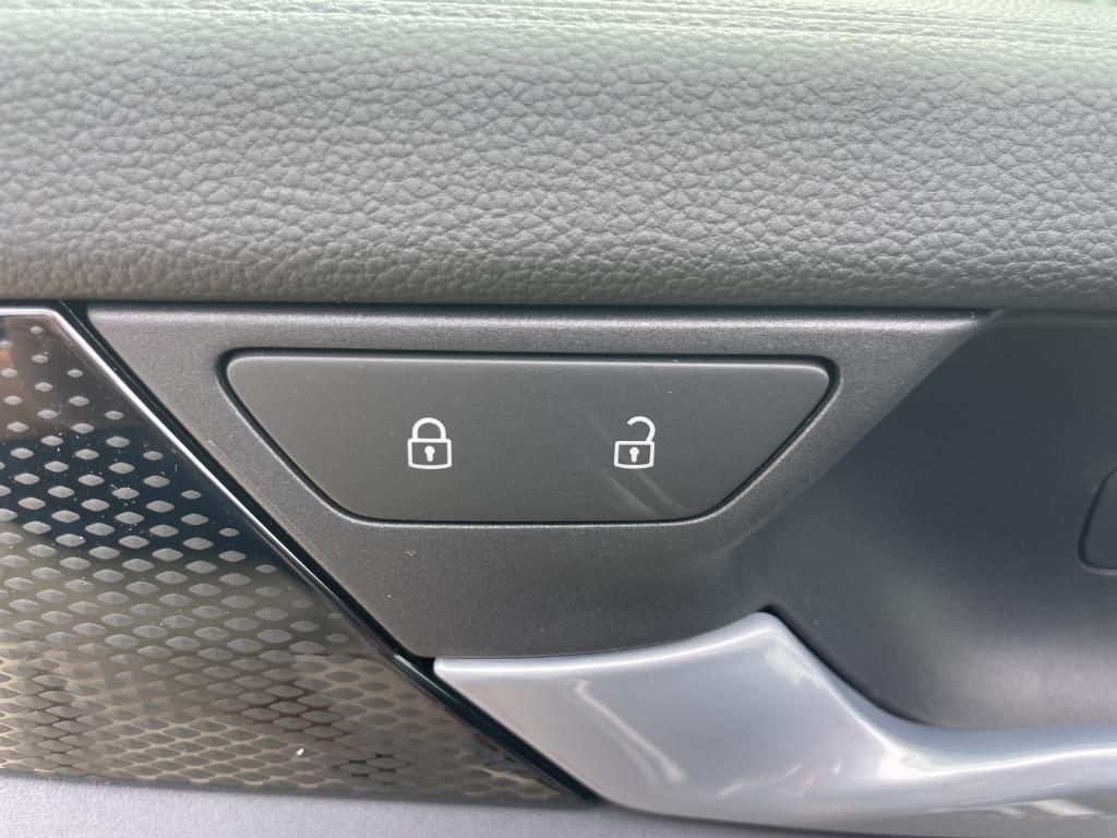 new 2025 Volkswagen Tiguan car, priced at $36,787
