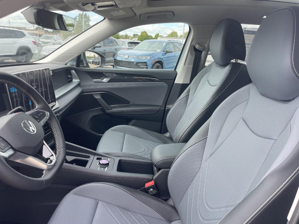 new 2025 Volkswagen Tiguan car, priced at $36,787