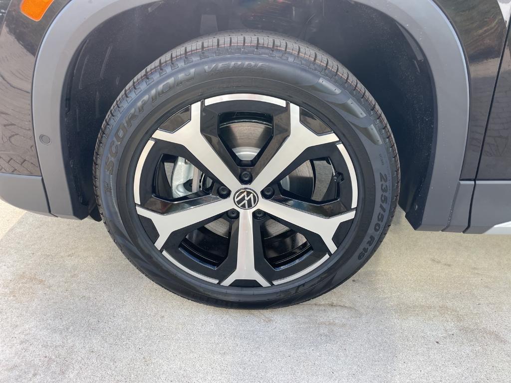 new 2025 Volkswagen Tiguan car, priced at $36,787