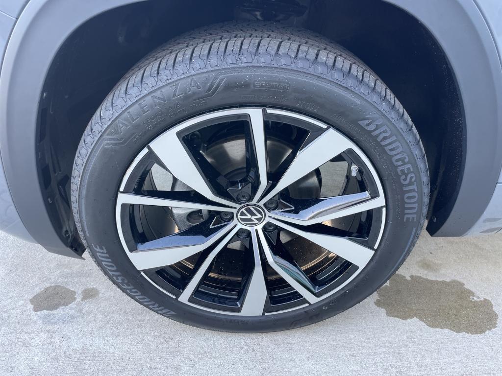 new 2026 Volkswagen Atlas Cross Sport car