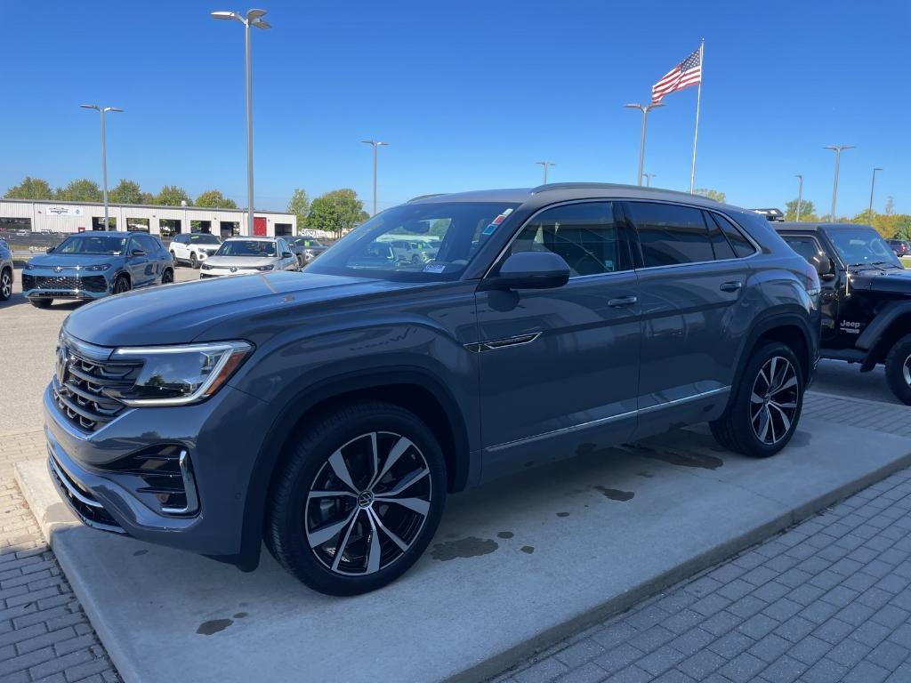 new 2026 Volkswagen Atlas Cross Sport car