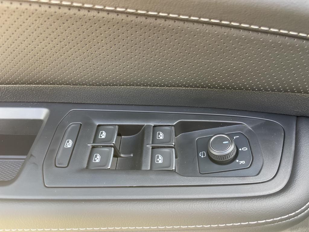 new 2026 Volkswagen Atlas Cross Sport car