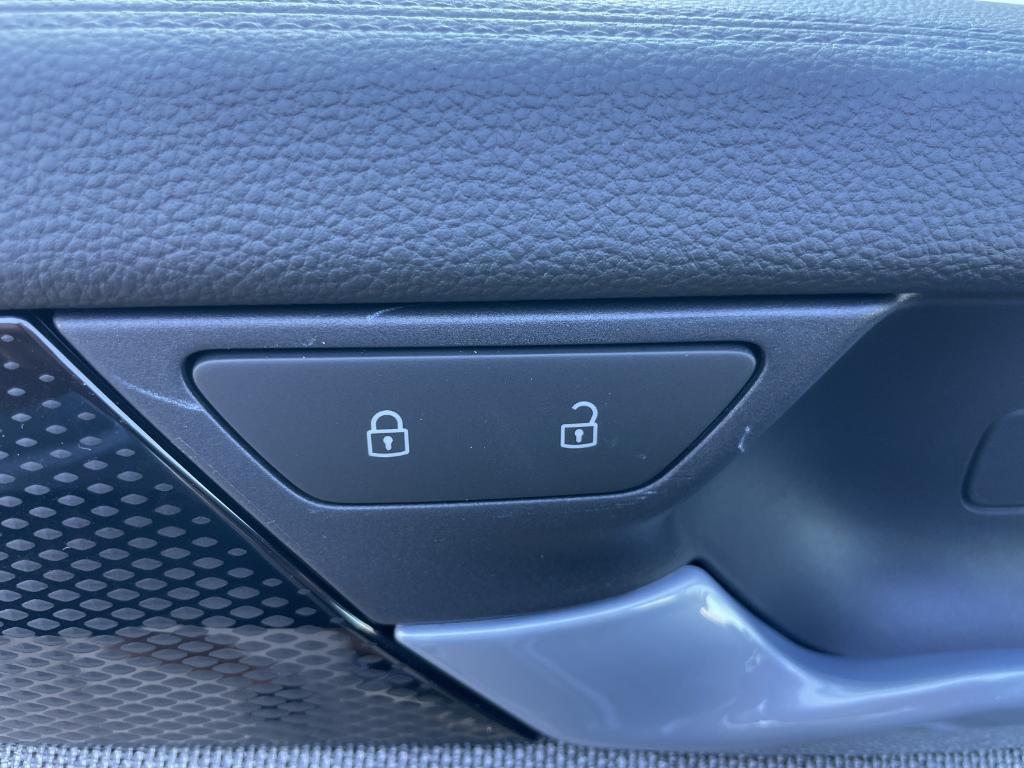 new 2025 Volkswagen Tiguan car, priced at $30,771