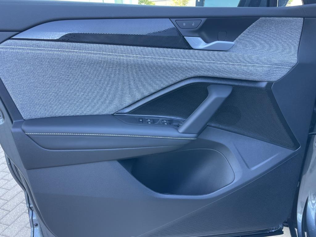 new 2025 Volkswagen Tiguan car, priced at $30,771