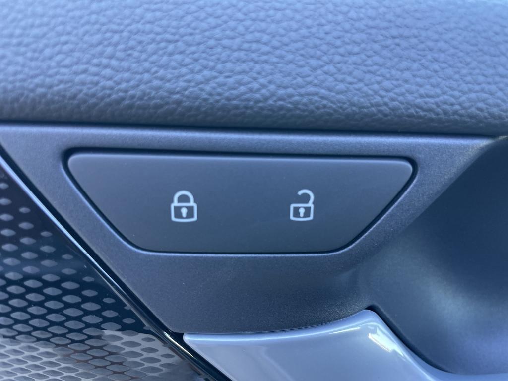 new 2025 Volkswagen Tiguan car, priced at $37,247