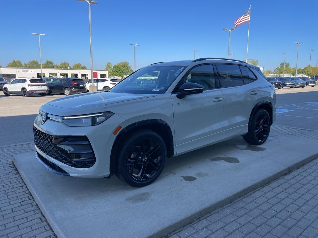 new 2025 Volkswagen Tiguan car, priced at $37,247