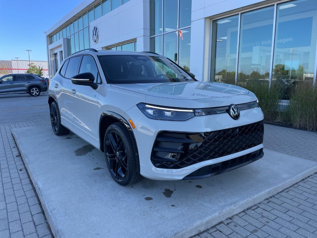 new 2025 Volkswagen Tiguan car, priced at $37,247