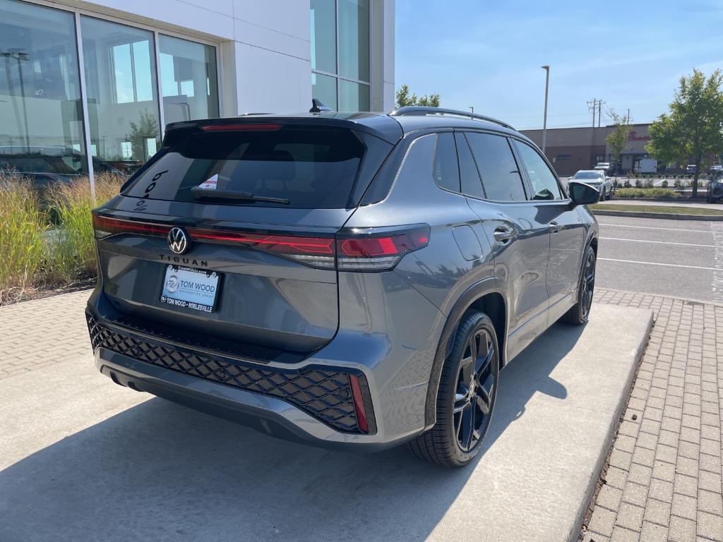 new 2025 Volkswagen Tiguan car, priced at $37,431