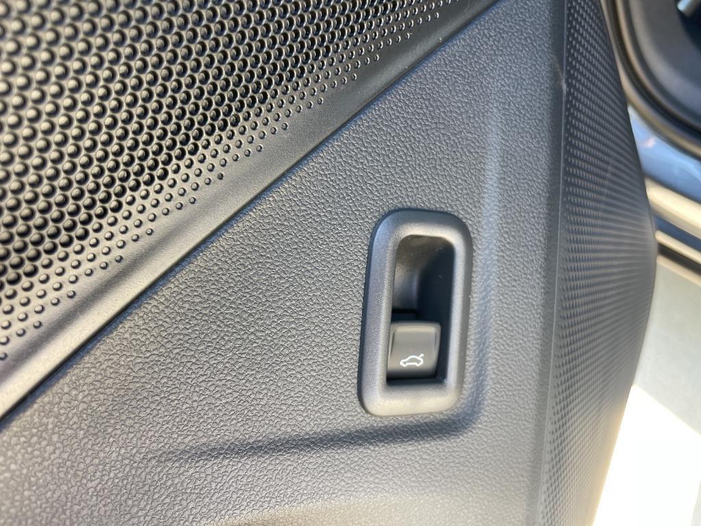 new 2025 Volkswagen Tiguan car, priced at $37,431