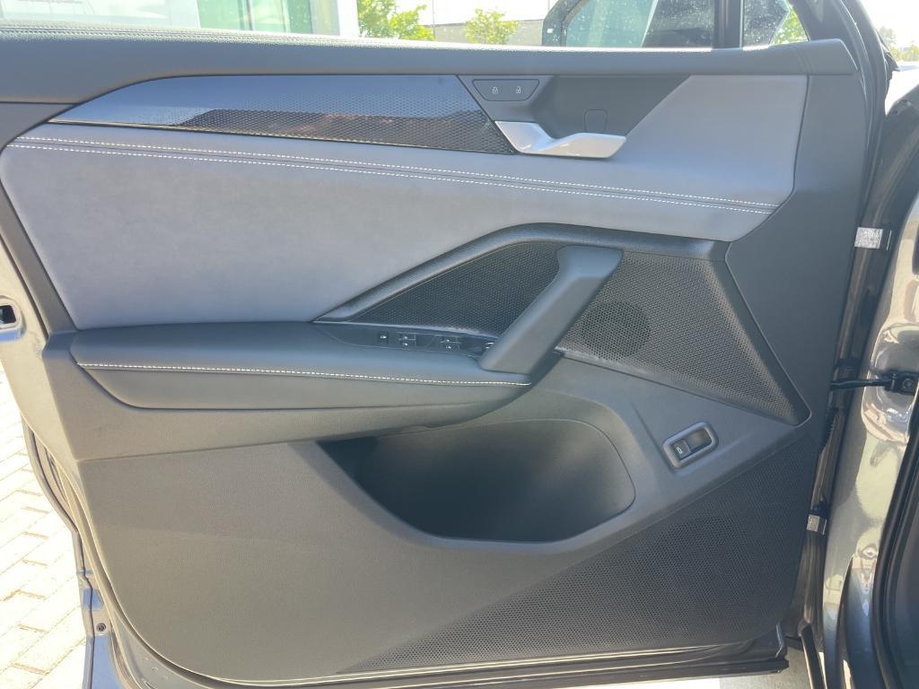 new 2025 Volkswagen Tiguan car, priced at $37,431