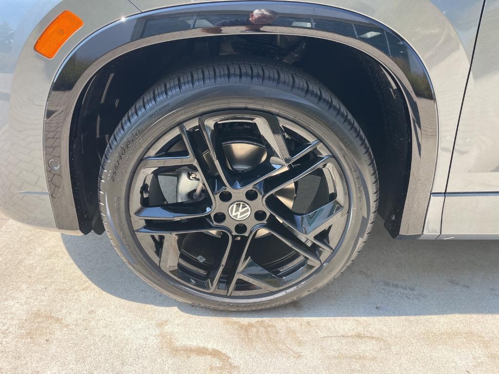 new 2025 Volkswagen Tiguan car, priced at $37,431