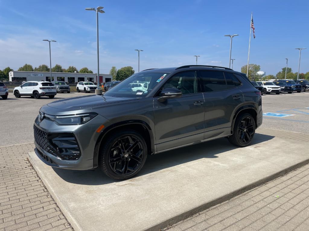 new 2025 Volkswagen Tiguan car, priced at $37,431