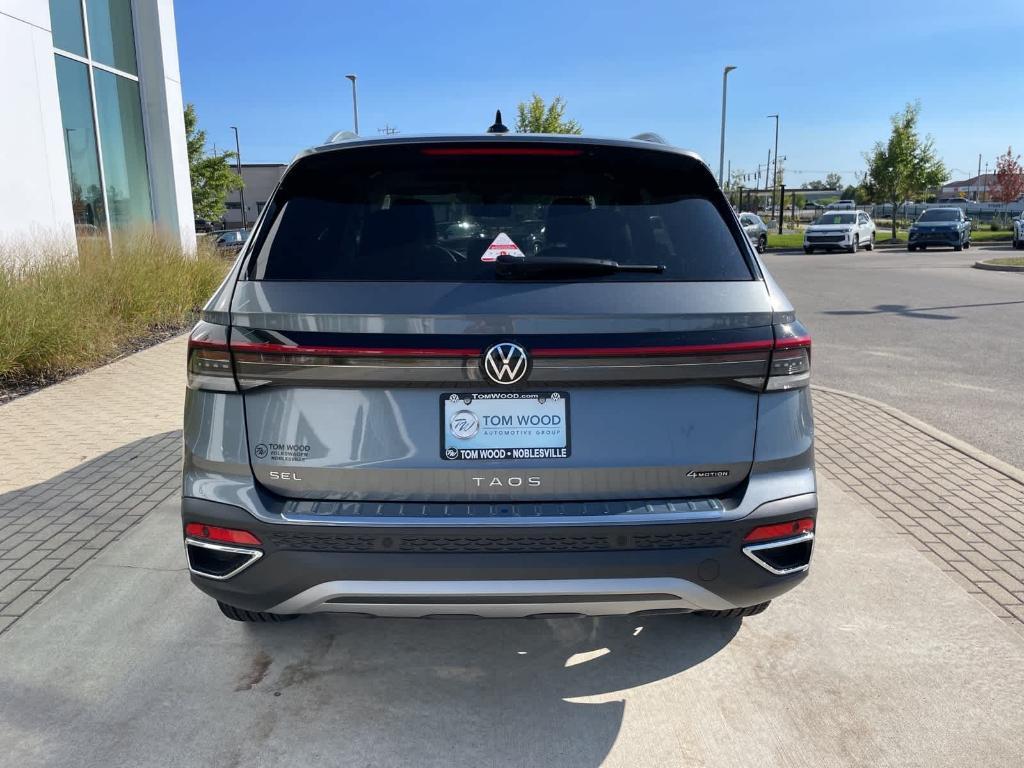 new 2025 Volkswagen Taos car, priced at $34,044