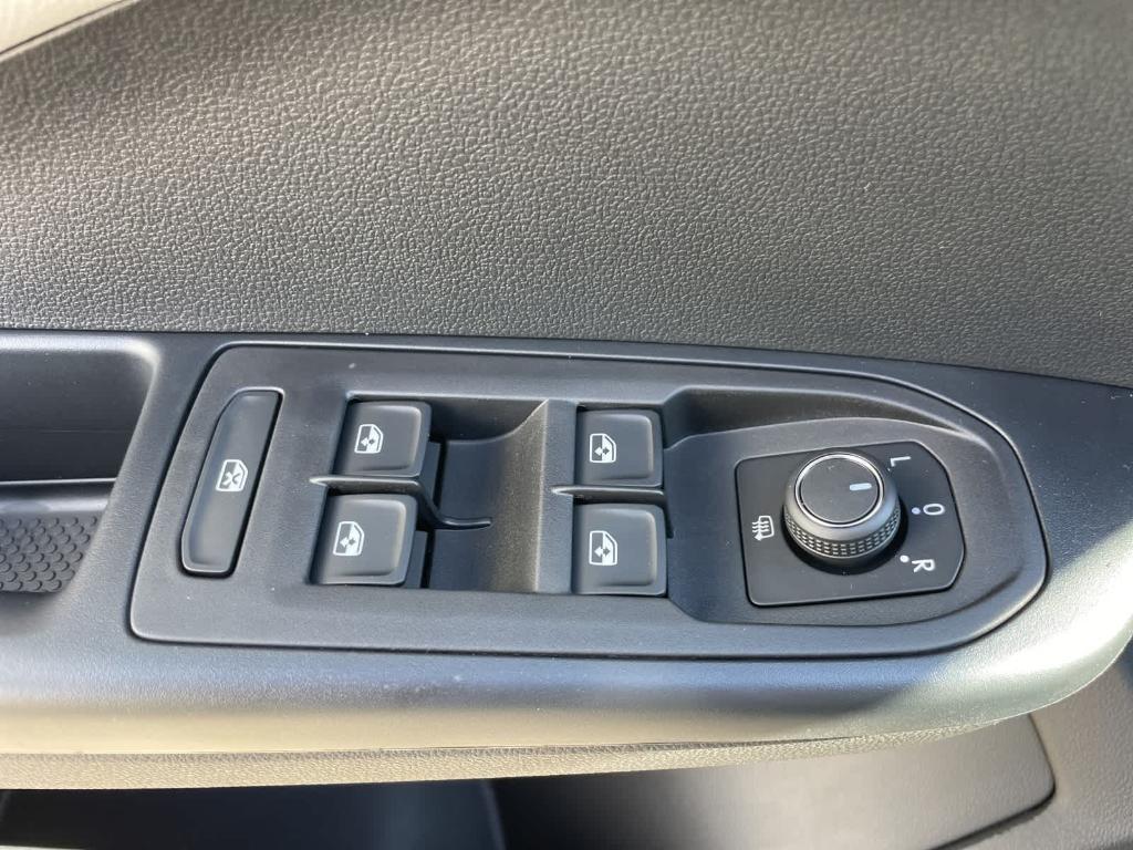 new 2025 Volkswagen Taos car, priced at $34,044