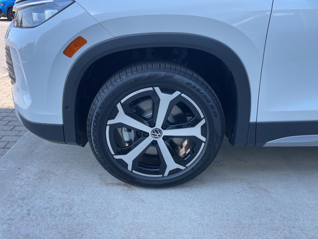 new 2025 Volkswagen Tiguan car, priced at $36,676