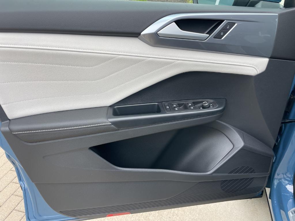 new 2025 Volkswagen Taos car, priced at $34,199