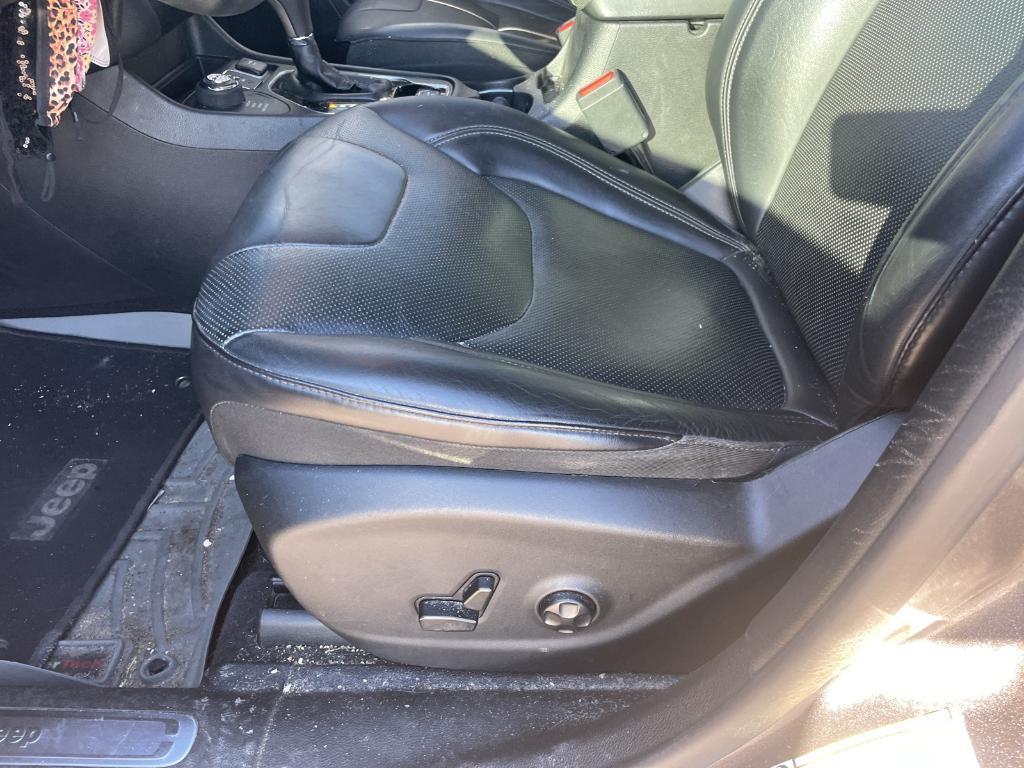 used 2019 Jeep Cherokee car, priced at $16,422