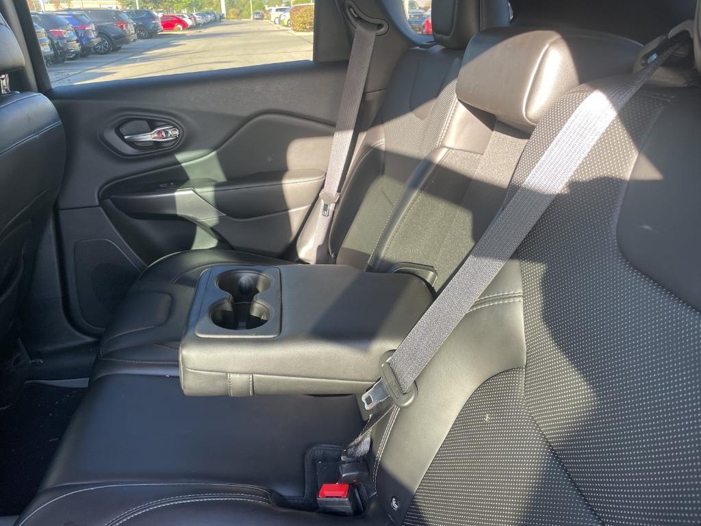 used 2019 Jeep Cherokee car, priced at $16,422