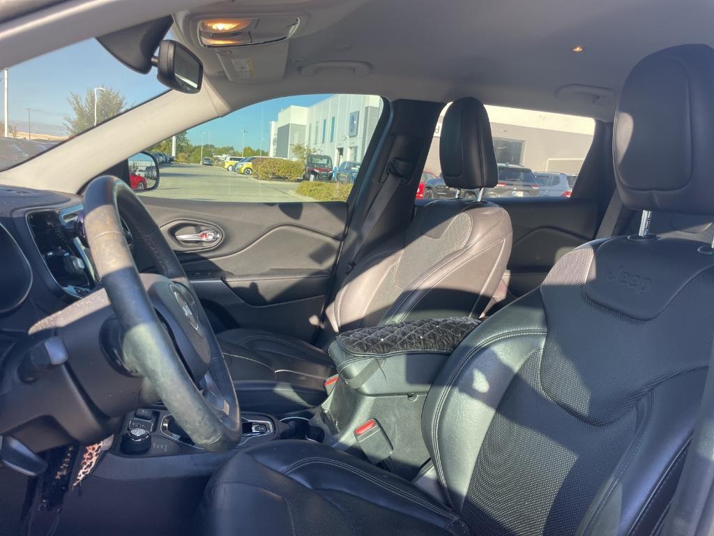 used 2019 Jeep Cherokee car, priced at $16,422