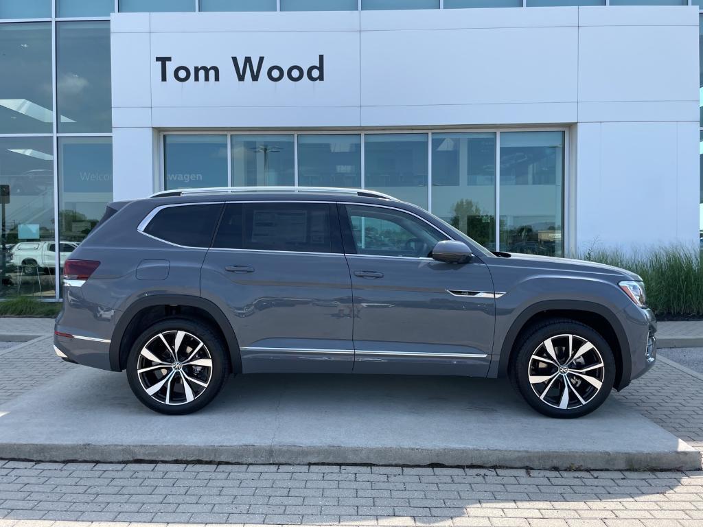 new 2025 Volkswagen Atlas car, priced at $50,577
