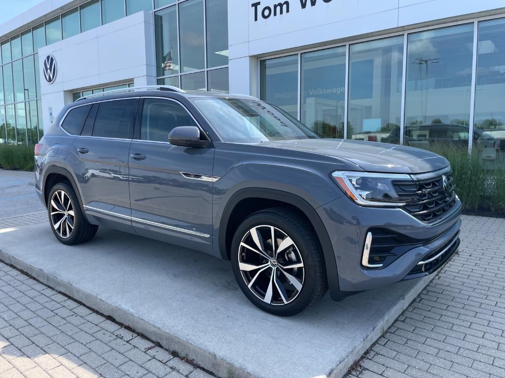 new 2025 Volkswagen Atlas car, priced at $50,577