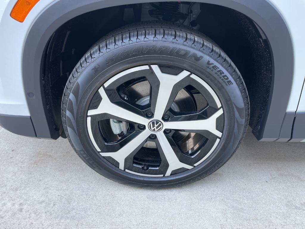 new 2025 Volkswagen Tiguan car, priced at $34,034