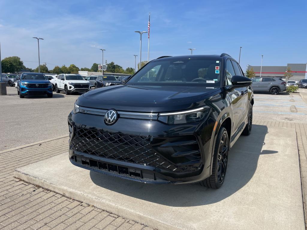 new 2025 Volkswagen Tiguan car, priced at $38,747