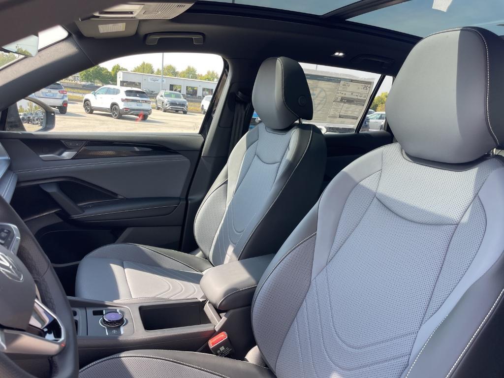 new 2025 Volkswagen Tiguan car, priced at $38,747