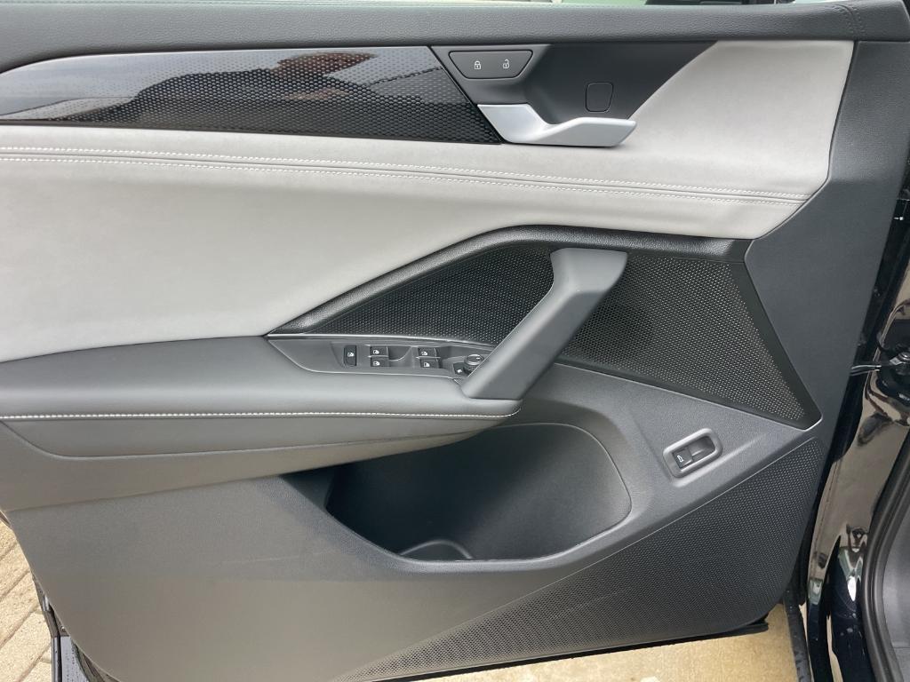 new 2025 Volkswagen Tiguan car, priced at $38,626