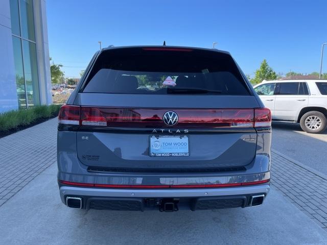 new 2025 Volkswagen Atlas car, priced at $44,680