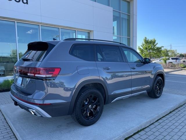 new 2025 Volkswagen Atlas car, priced at $44,680