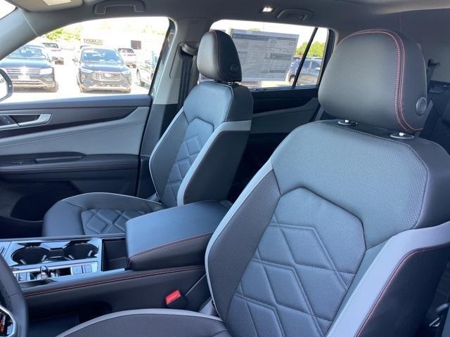 new 2025 Volkswagen Atlas car, priced at $44,680