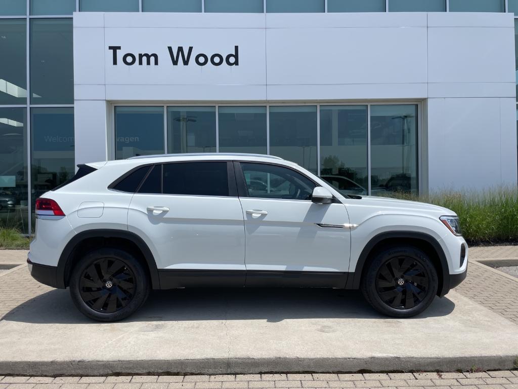 new 2025 Volkswagen Atlas Cross Sport car, priced at $43,711