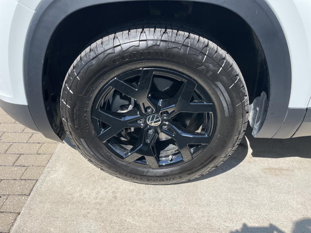 used 2025 Volkswagen Atlas car, priced at $44,878