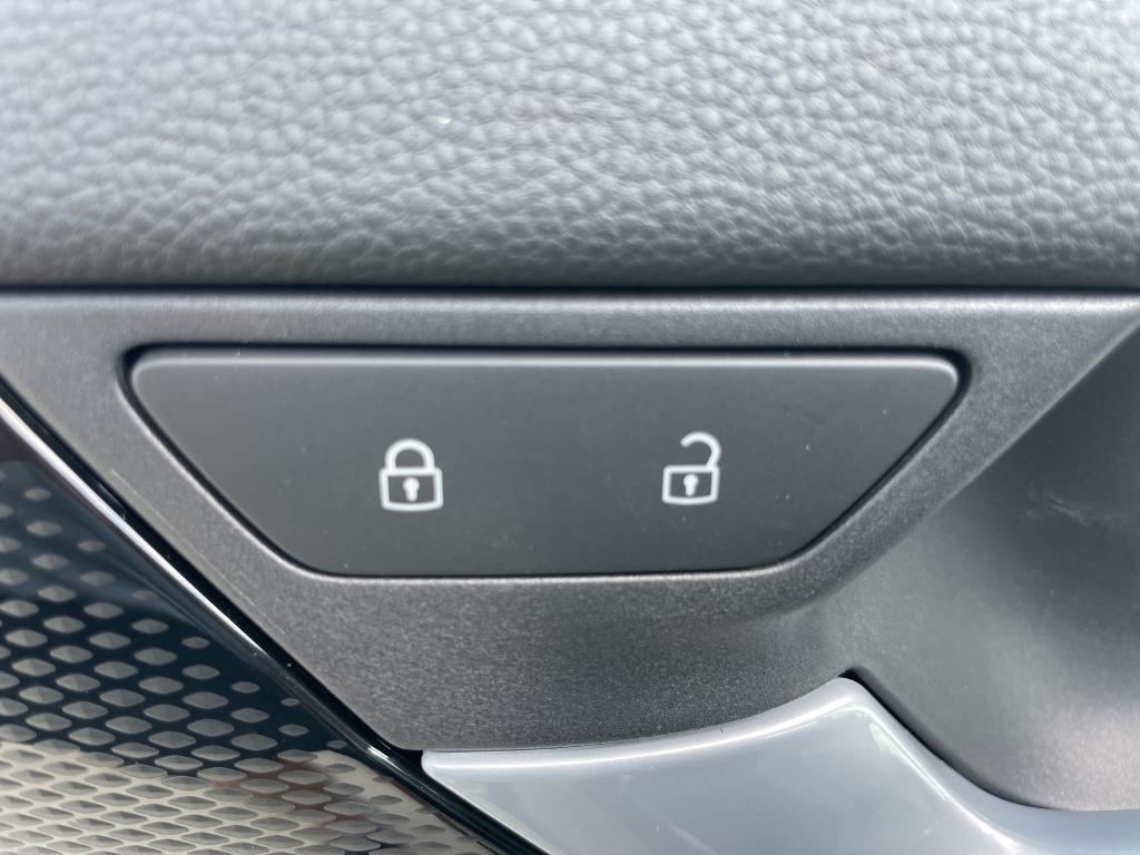 new 2025 Volkswagen Tiguan car, priced at $31,550