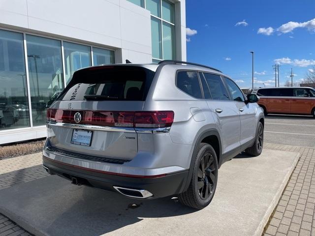 new 2025 Volkswagen Atlas car, priced at $48,052