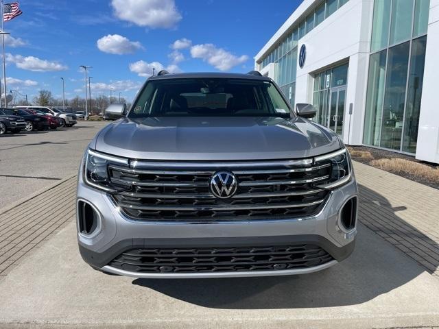 new 2025 Volkswagen Atlas car, priced at $48,052